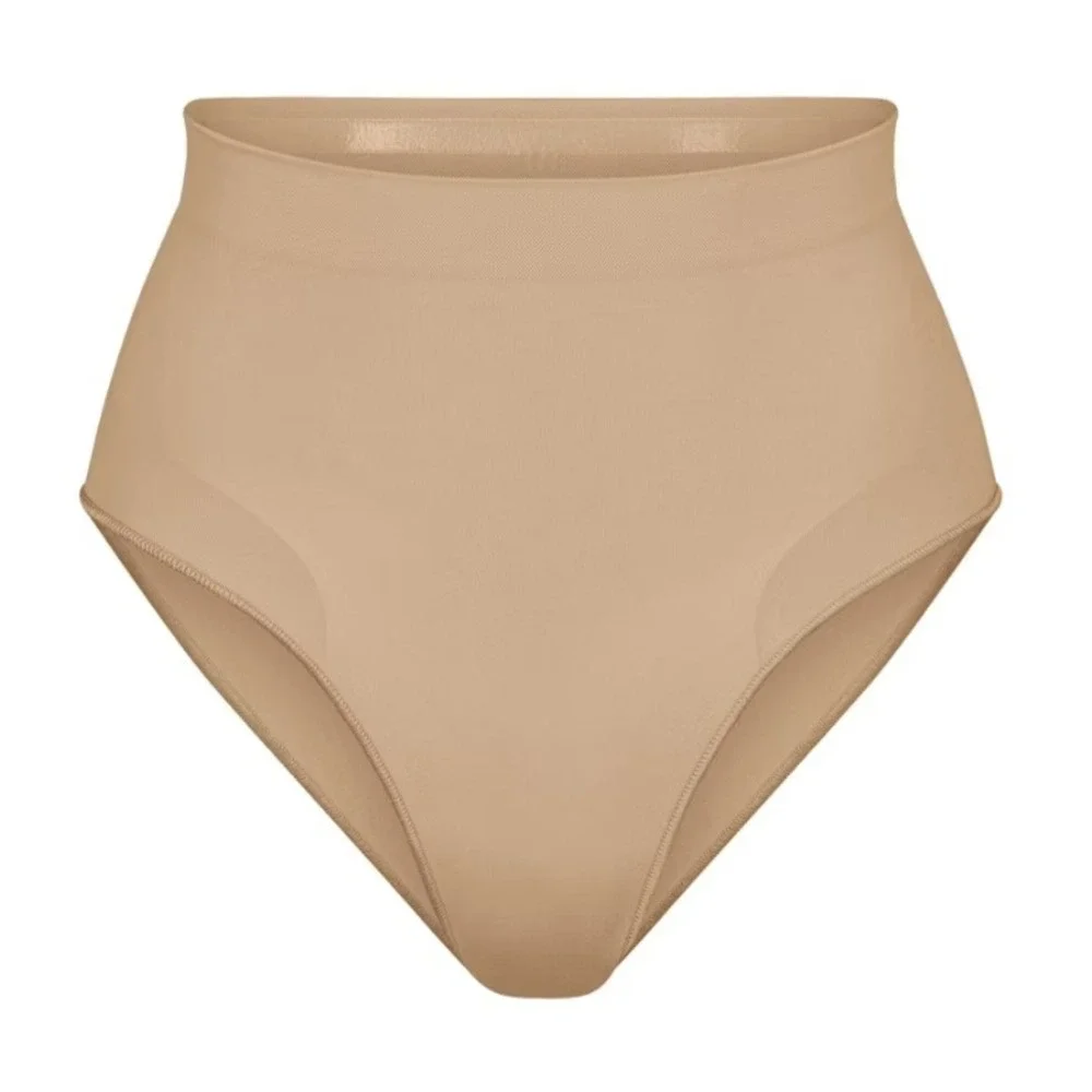 Skims Seamless Sculpt Mid Waist Brief Clay, Large